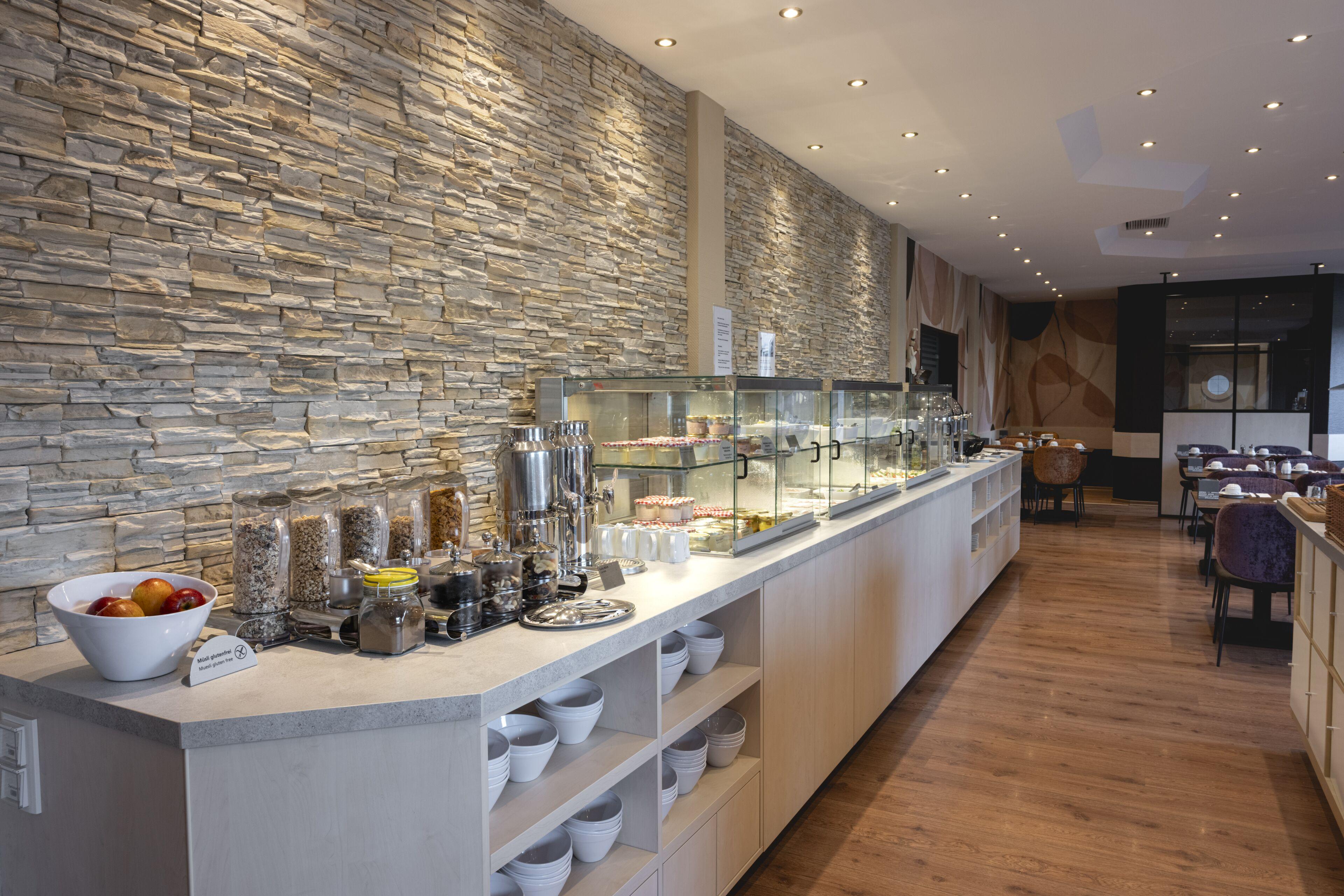 Astra 3* Düsseldorf